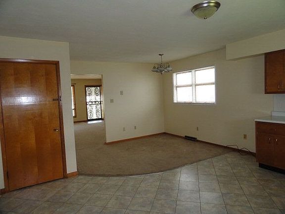 5th image of 4256 Cedar St