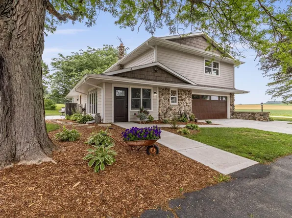 4593 McKinley ROAD, Hartford, WI 53027