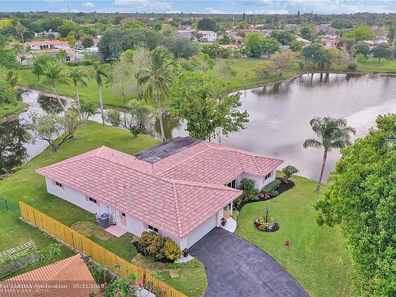 4th image of 3880 NW 106th Dr