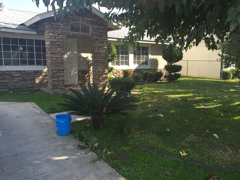 2nd image of 16552 Crystal St