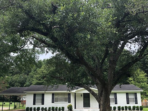 3rd image of 3251 Woodard Dr