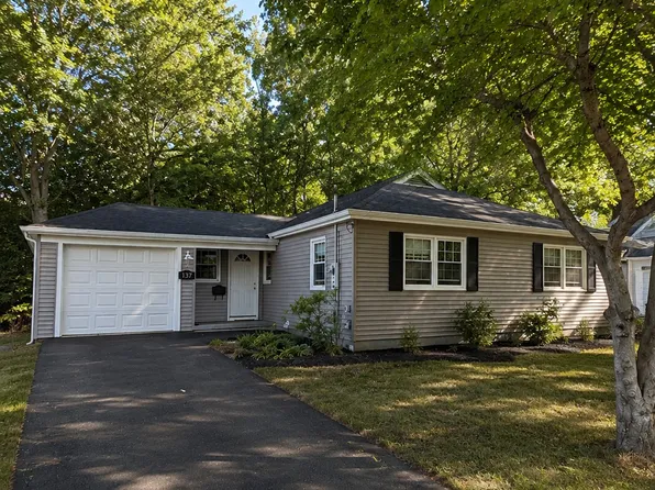 137 Brewster Road, West Hartford, CT 06117