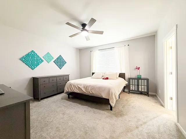 740 SE Nordmann Loop — Photo 35
