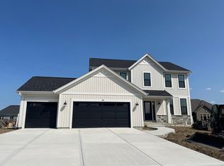 678 Mary Way, Slinger, WI 53086