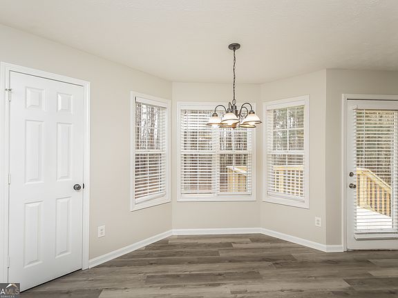4th image of 34 Woodwind Dr