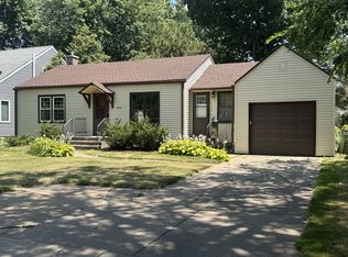 1906 Holton St, Falcon Heights, MN 55113