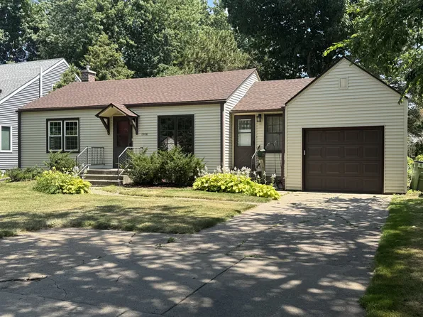 1906 Holton St, Falcon Heights, MN 55113