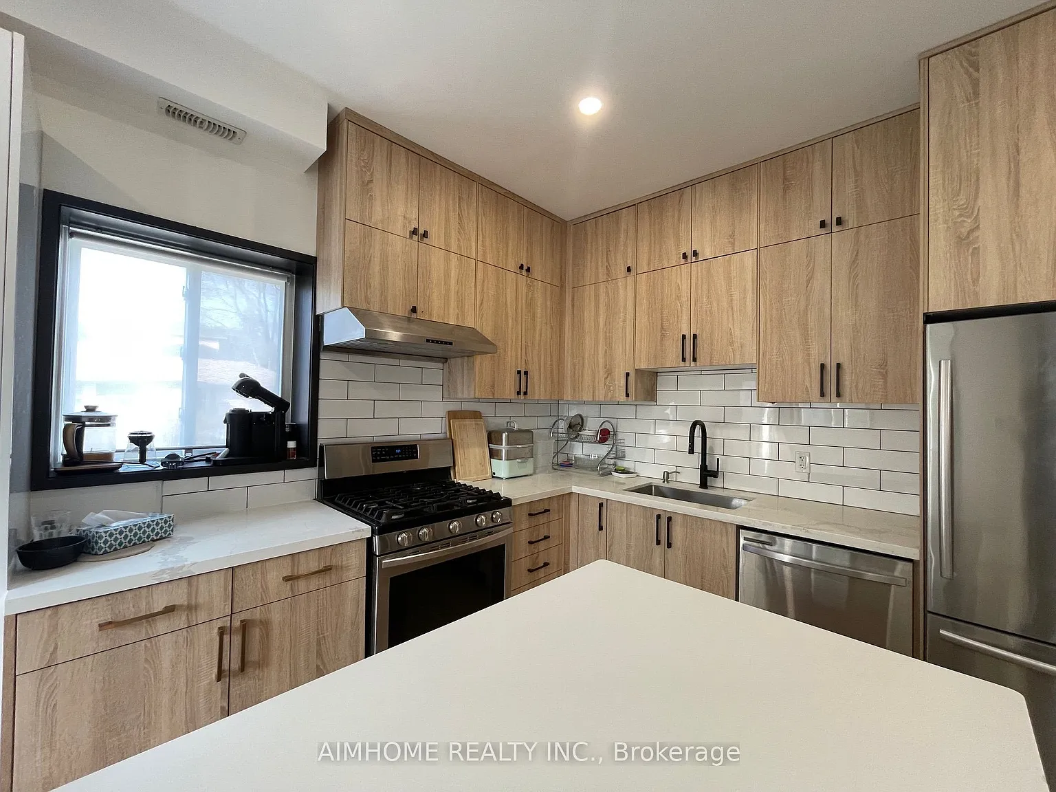 189 Churchill Ave #B photo 1