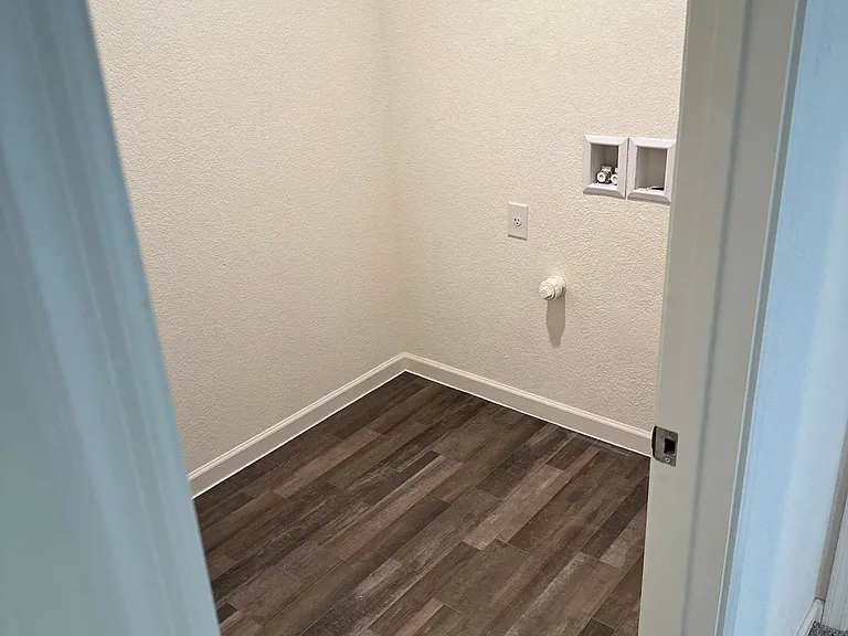 1212 Riverwalk Dr — Photo 16