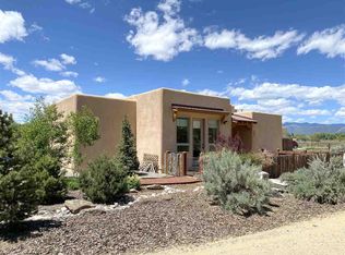 402 Valverde St, Taos, NM 87571