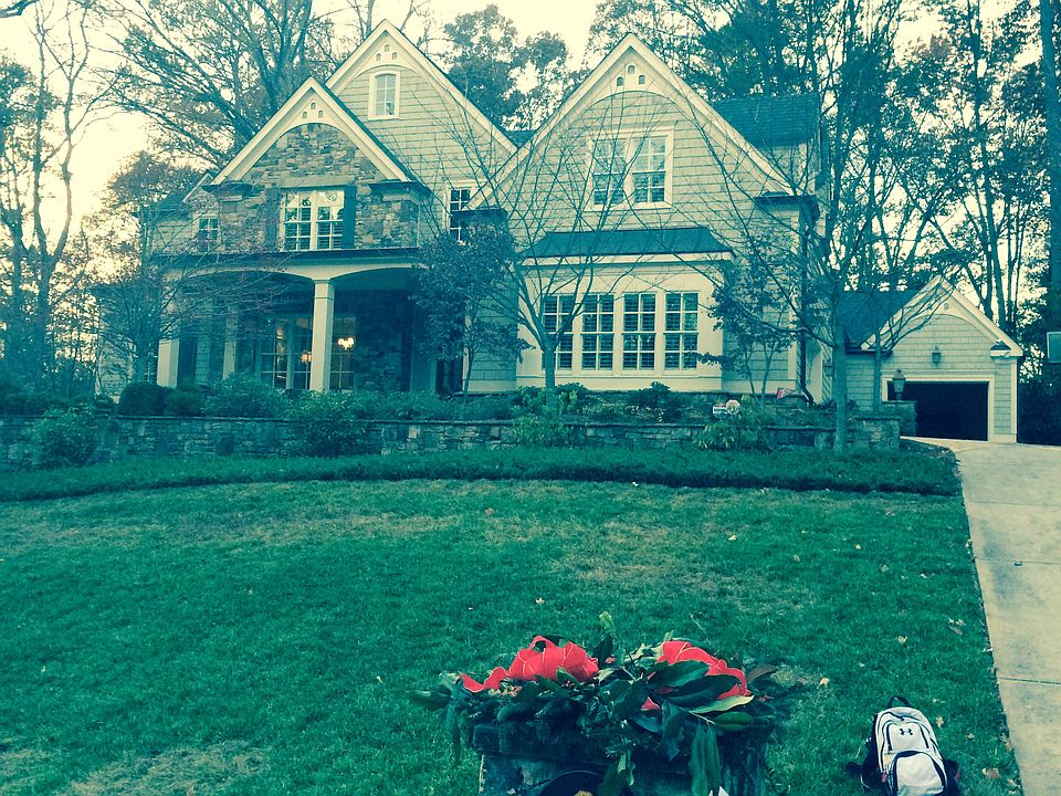 2nd image of 309 Lake Forrest Ln NE