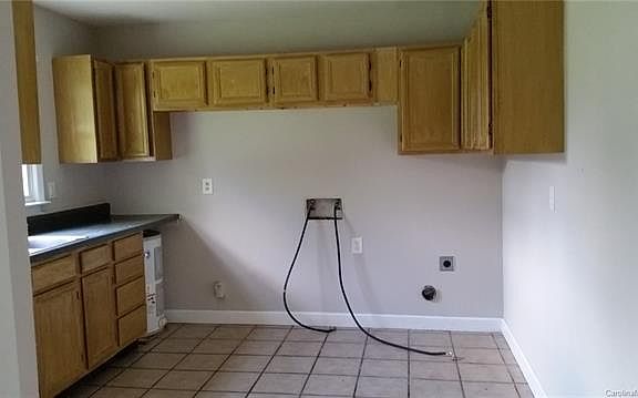 2nd image of 1111 Belmont Ave APT 3