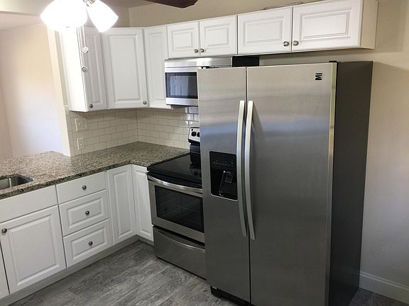 4th image of 2625 Oakwood Cir #B