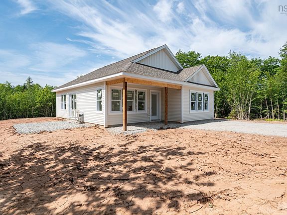 3rd image of 83 Maverick Ln