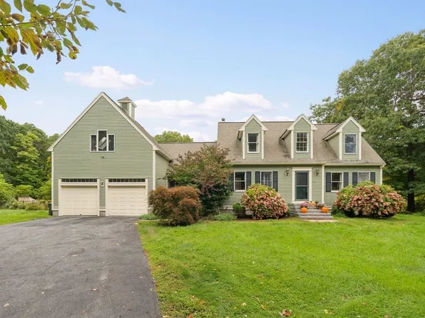 52 Moore Ln, Northborough, MA 01532
