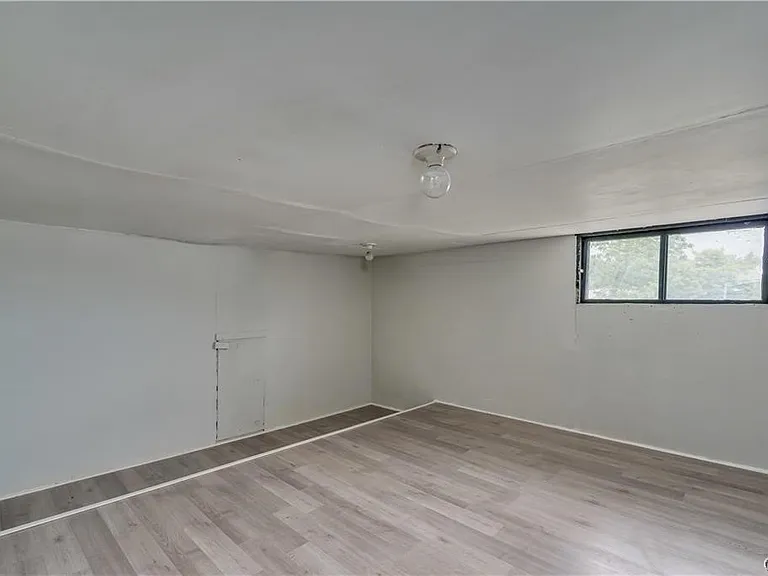 822 Lawrence St — Photo 42