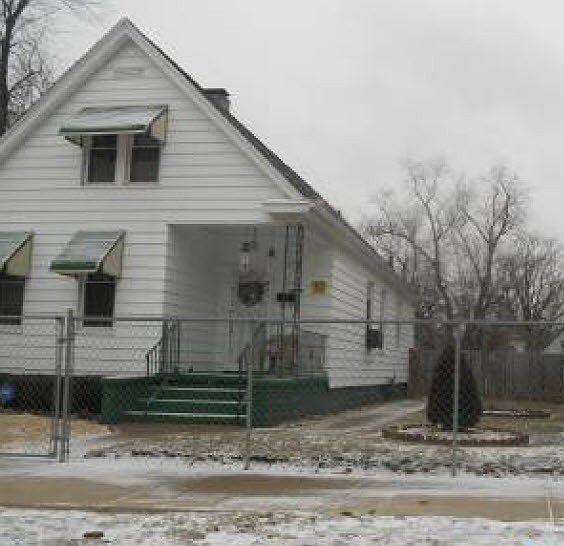 2nd image of 2425 W Marquette St