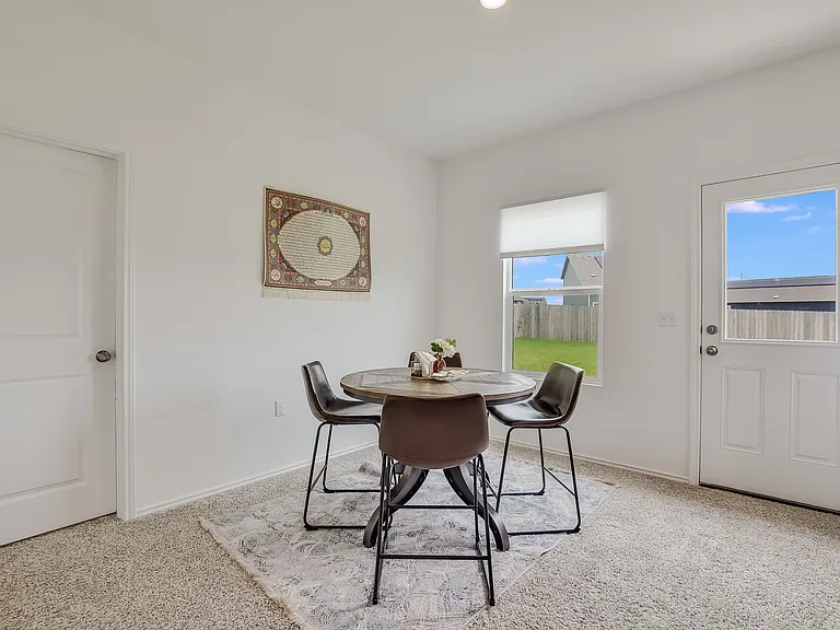 2712 Louris Ln — Photo 7