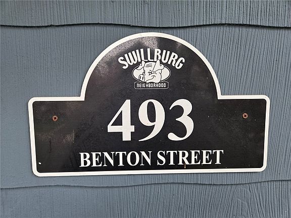 2nd image of 493 Benton St