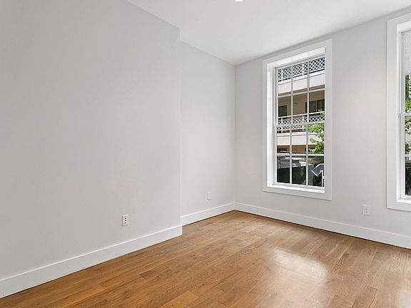 4th image of 11 Old Fulton St #4