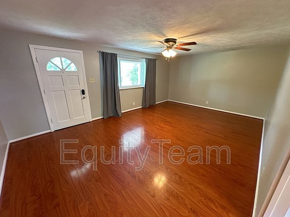2nd image of 424 Monte Dr