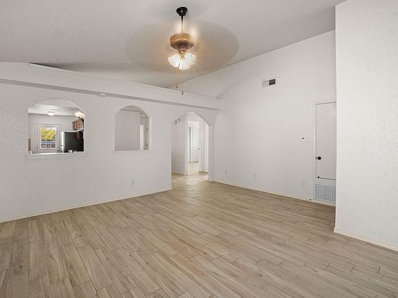 4th image of 4628 Lorenzo Ponce Dr