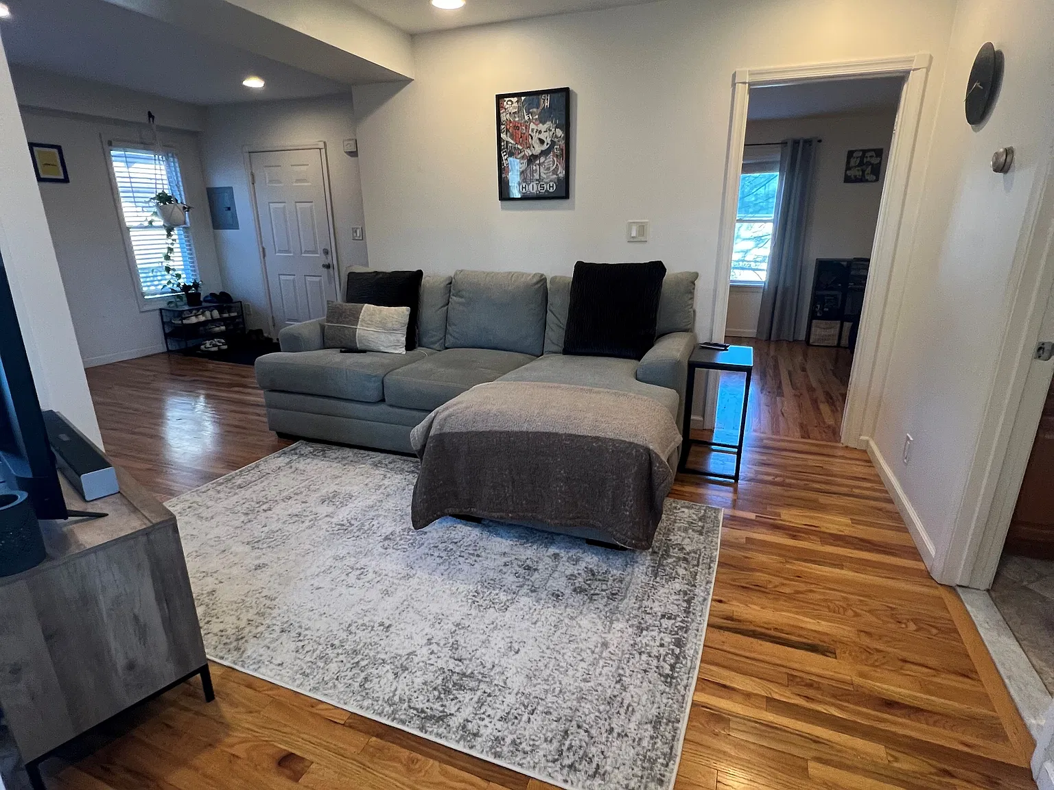 1 bed, 700 sqft, $1,300 — Photo 1