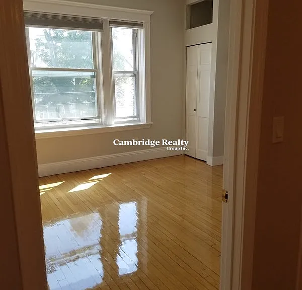 8 Farrington Ave #4T — Photo 10