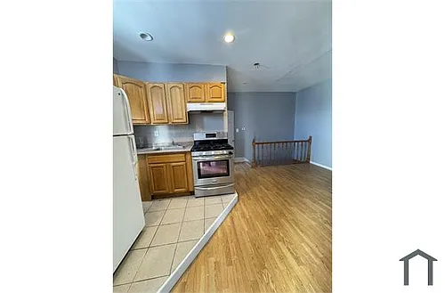 939 Van Duzer St #2 Photo 1