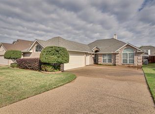 4211 Fox Ct, Arlington, TX 76001