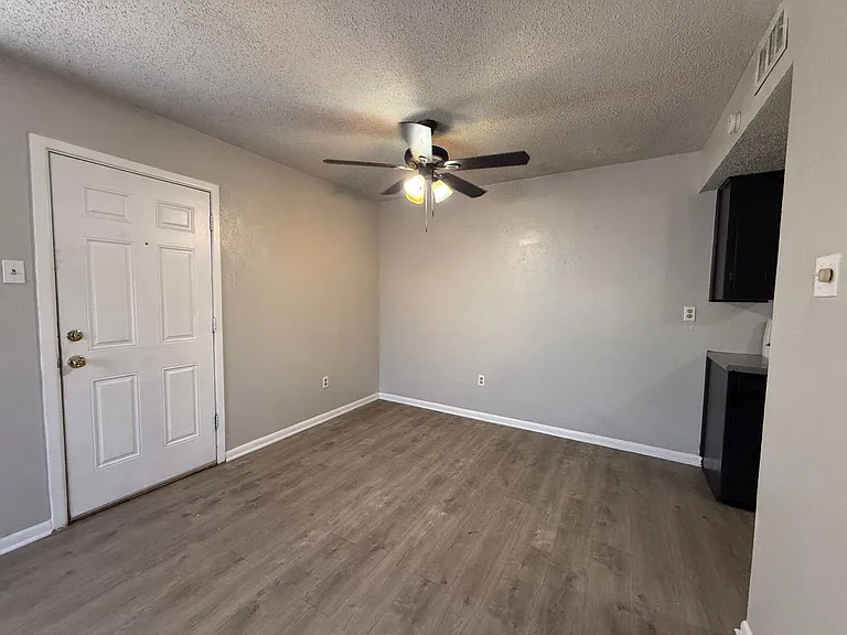 4503 Hunt Cir — Photo 7