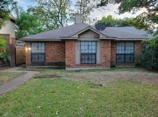 10216 Oak Terrace Cir, Dallas, TX 75227