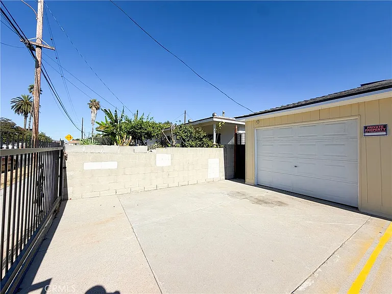 320 E Marshall St #A — Photo 31
