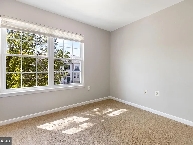104 Frazer Dr — Photo 25