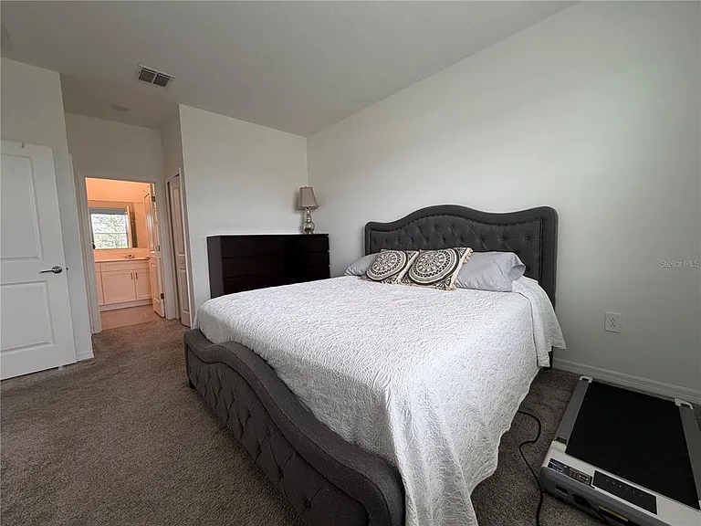 652 Grove St — Photo 19