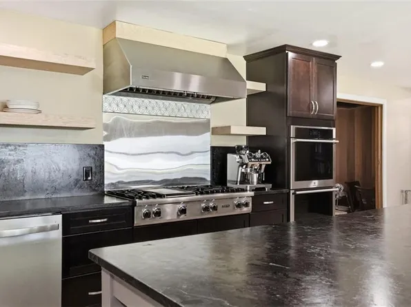 2105 Sterling Point Dr, Portsmouth, VA 23703