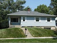 1st image of 820 W 9th St
