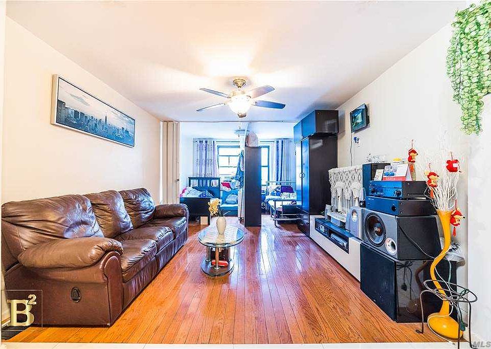 1st image of 14340 Roosevelt Ave APT 2C