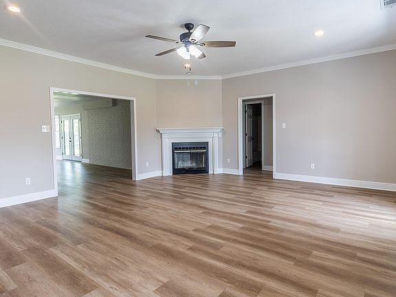 2nd image of 2720 Twin Oaks Rd