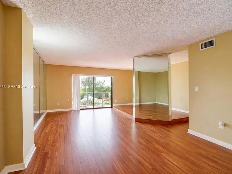 1650 NE 115th St #505 — Photo 5