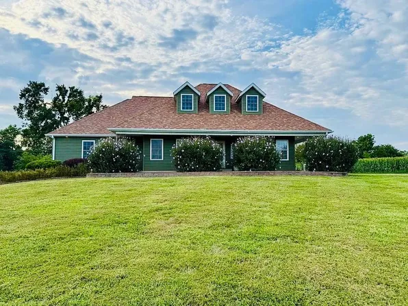 18630 Ewing Rd, Marion, IL 62959