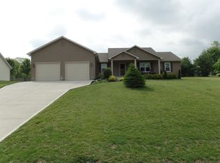 109 Northcourt Dr, Hillsboro, OH 45133