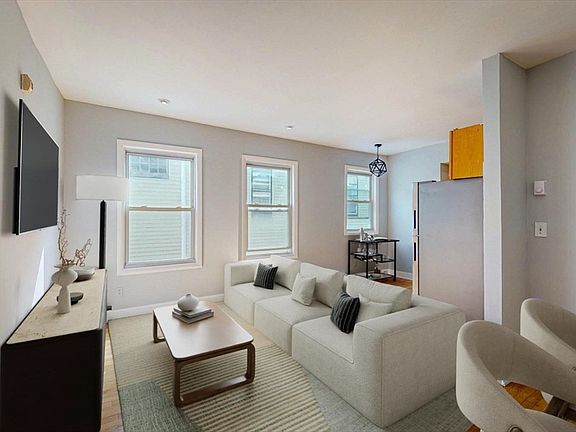 3rd image of 5 Sutton St APT 3A