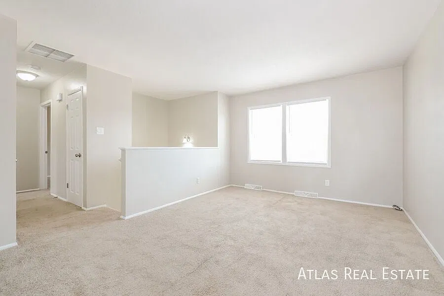Charming 4 Bedroom, 2 Bathroom Home for Rent in Longmont, CO - Your Perfect Home Awaits! — Photo 3