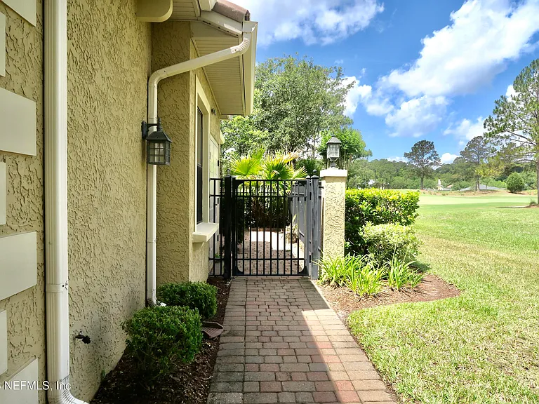 112-112 Laterra Links Cir #202 — Photo 27