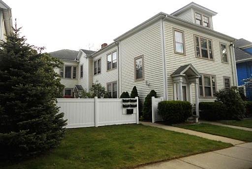 1st image of 176-178 Willard St #2