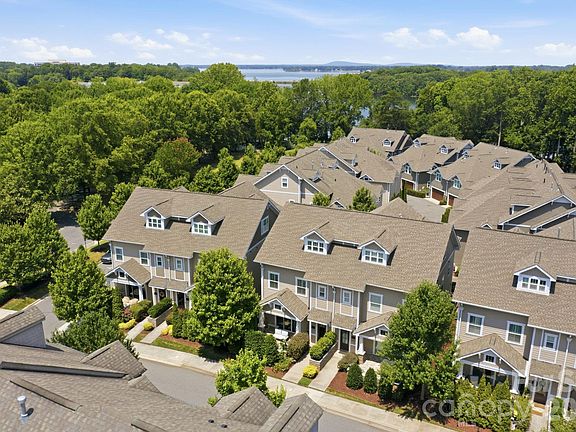 2nd image of 744 Amalfi Dr