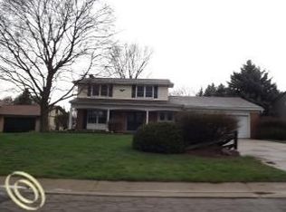2520 Mercury Dr, Lake Orion, MI