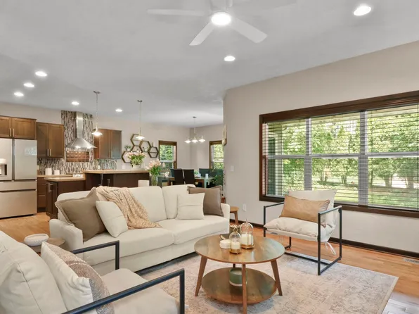 5 Cedarberry Cir, Verona, WI 53593