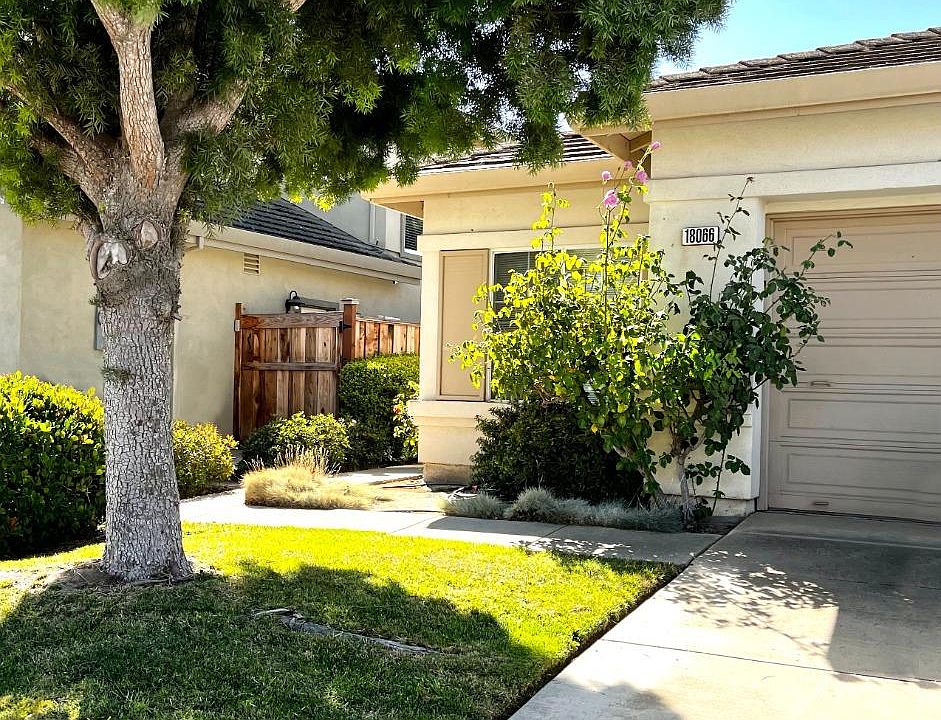 2nd image of 18066 Stonehaven Dr